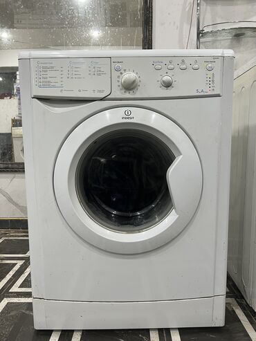 стиралка новая: Кир жуучу машина Indesit, Колдонулган, Автомат, 5 кг чейин, Компакттуу