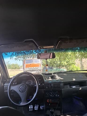 Daewoo: Model: Daewoo Nexia sedan Kuzov: 4 qapılı, ağ rəng Yanacaq: Benzin — 10