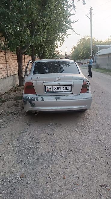 боковой грабль: Opel Vectra: 2000 г., 1.8 л, Механика, Бензин, Седан — 2