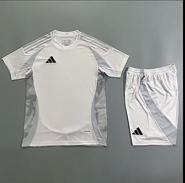 для фудбола: Футбольная форма Adidas (комплект из 2 предметов): футболка и шорты — 1