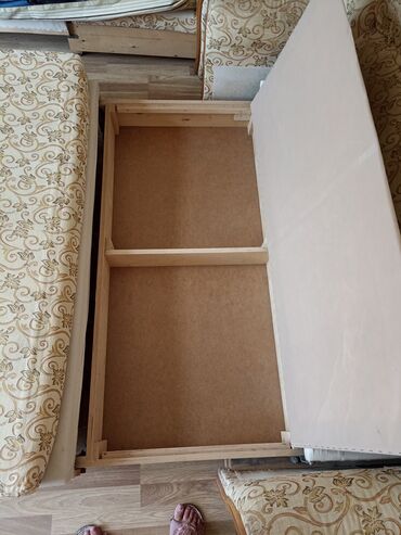 Divan və kreslo dəstləri: Klassik divan, Divan — 11