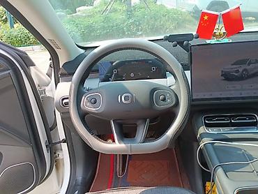 hongqi ehs9: Changan Qiyuan Q05: 2026 г. — 9