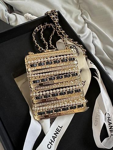 mirvari canta: Chanel zəncirli mini çanta - Material: qızılı metal karkas, qara dəri — 1