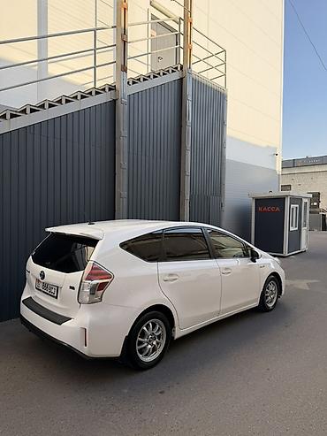 Toyota: Toyota Prius V: 2017 г., Гибрид, Универсал — 9