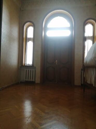 Həyət evləri və villaların satışı: 12 otaq, 600 kv. m, Kredit yoxdur, Orta təmir — 15