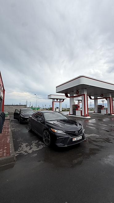 black: Toyota Camry: 2018 г., 2.5 л, Автомат, Бензин, Седан — 2