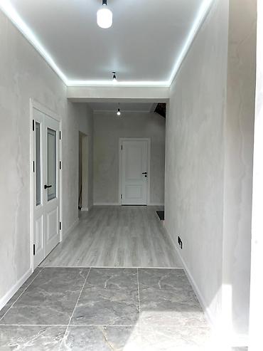 Продажа коттеджей и домов: 🏡 Продаётся современный двухэтажный дом с подвалом 📍 мкр. Достук — 17