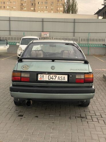 авто с последующим выкупом бишкек саната: Volkswagen Passat: 1989 г., 1.8 л, Механика, Бензин, Седан