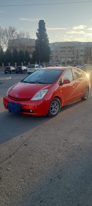 hybrid avtomobillər qiymətləri: Toyota Prius: 1.5 л | 2008 г. Седан