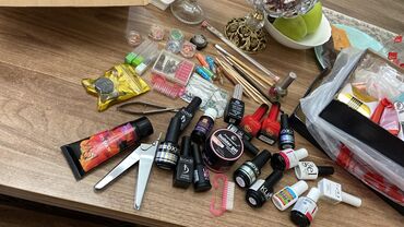 Kosmetika dəstləri: Kosmetik dəst, >10 məhsul — 8