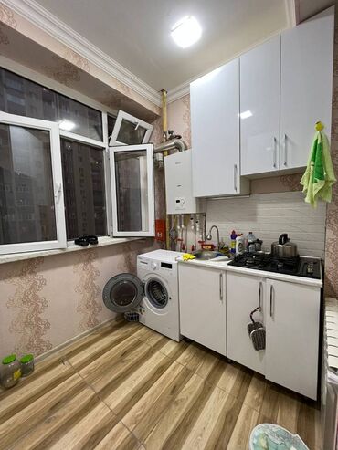 Uzunmüddətli kirayə mənzillər: Xətai rayonu,Əhmedli metrosu, pit stopun arxasindaki binada,22 — 6