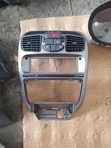 digalka za kola: LANCIA Y SREDISNI PANEL SA VENTILACIJOM | Sredisnji panel sa — 3