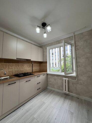 7микрорайон: 2 комнаты, 42 м², 104 серия, 3 этаж, Косметический ремонт