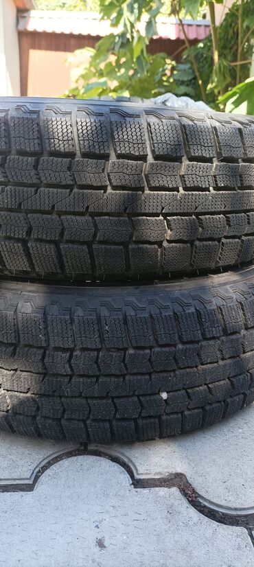 шины максис: Продаю почти новые зимние шины MAXXIS (Premitra Ice sp3)185/70/14