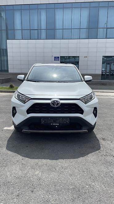sprinter 4 4: Toyota RAV4: 2024 г., 2 л, Бензин, Кроссовер — 1