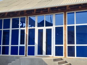 Пластиковые окна на заказ: Пластиковое окно на заказ, Тип окна: Витражные, Фасадные, Балконные, Декоративные особенности: Фрамуга, Бесплатная установка, Без рассрочки — 2