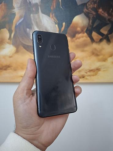 iphone 13 pro green: Samsung Galaxy A30, 64 GB, rəng - Qara, İki sim kartlı — 6