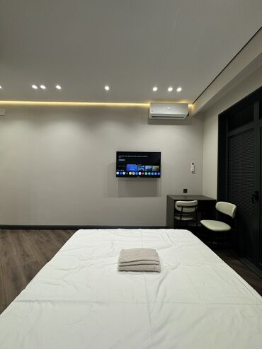 Посуточная аренда квартир: 1 комната, Душевая кабина, Постельное белье, Кондиционер — 1