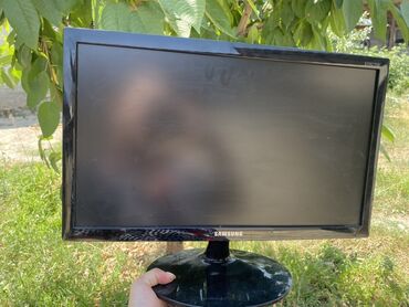 19 дюймов: Монитор, Samsung, LED, 18" - 19"