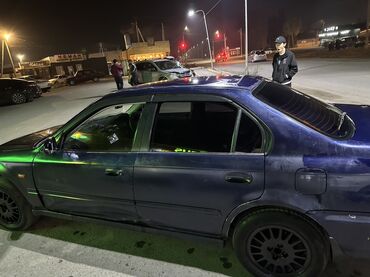 купить фронтальный погрузчик бу: Honda Civic: 1998 г., 1.6 л, Автомат, Бензин, Седан