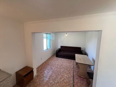 сдаю дом 15000: 35 м², 2 комнаты, Парковка, Забор, огорожен