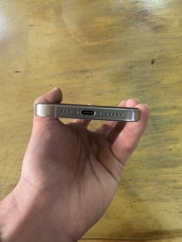 Apple iPhone: IPhone 15 Pro, 256 GB, Desert Titanium, Face ID — 5