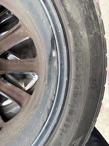 41 5: Колесо летнее Kumho, R19, размер шины 235/55. Разболтовка 5x114.3 — 5