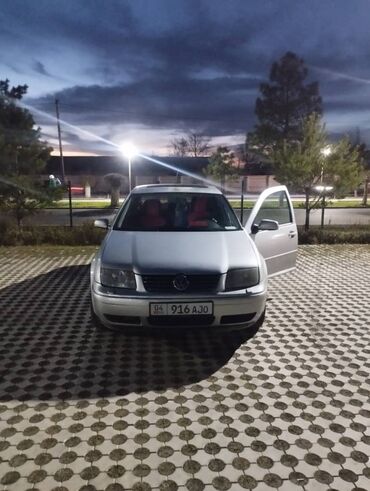 Volkswagen: Volkswagen Bora: 2001 г., 2 л, Автомат, Газ, Седан