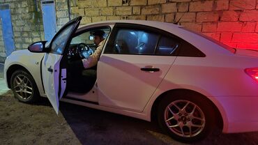 Chevrolet: Chevrolet Cruze: 1.6 l | 2010 il 260000 km Sedan — 9