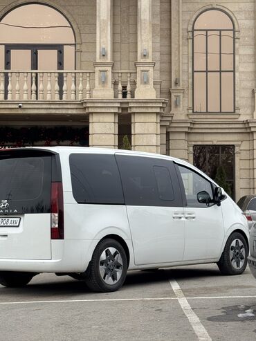 Hyundai: Hyundai Staria: 2022 г., 2.2 л, Автомат, Дизель, Минивэн — 2