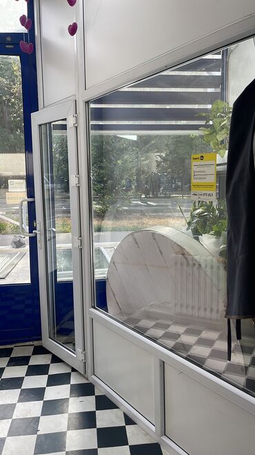 садовая мебель бу: Продаю стойку из пластика . Высота где то 3 метра . Ширина