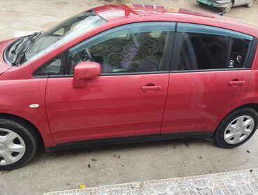 Nissan: Nissan tida satlir əla vəziyyətdədir avtomobilinin salonu – tam daxili — 8