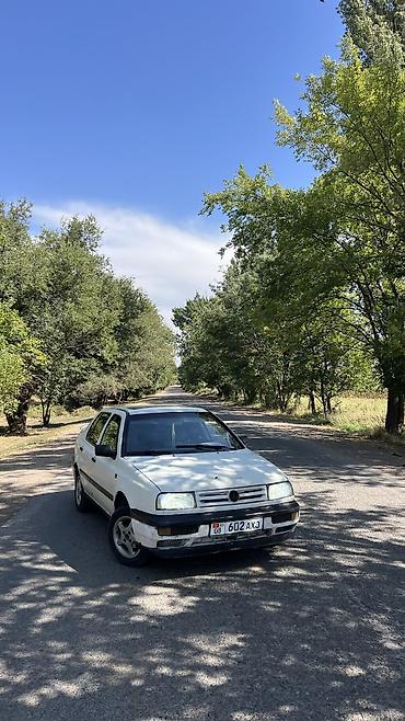 Volkswagen: Volkswagen Vento: 1993 г., 1.8 л, Механика, Бензин, Седан — 5