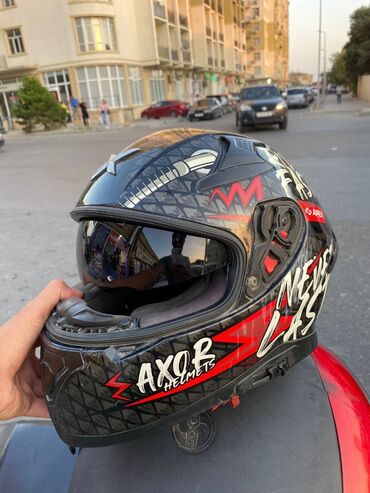 Moto dəbilqələr: Salam Axor kask satilir Xl razmər başda kip oturur qara vizor acqi