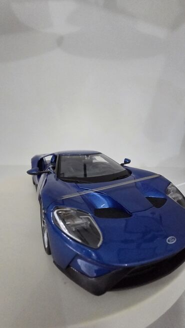 Модели автомобилей: Модель автомобиля Ford GT — коллекционная масштабная реплика в синем — 10