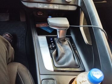 Hyundai: Hyundai Elantra: 2 l | 2022 il Sedan — 2