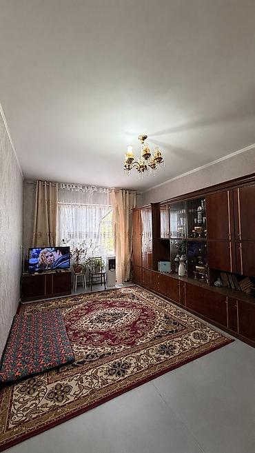 квартира филармония: 2 комнаты, 55 м², 105 серия, 2 этаж, Старый ремонт — 1