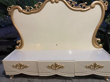 Matraslar: İşlənmiş, Düz TV altlığı, Polkalı, Taxtalı