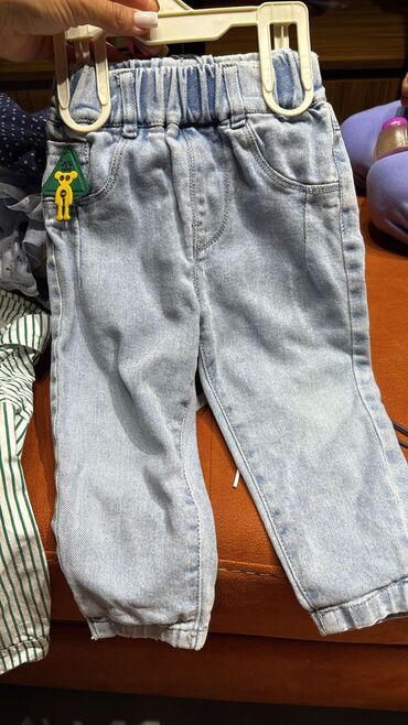 Uşaqlar üçün digər geyimlər: Одежда и обувь на МАЛЬЧИКА 2/3 года

Все по 5азн за единицу — 4