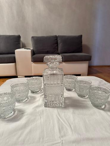 xrustal stekan: Kristal qraf və stəkan dəsti viski - Dəst tərkibi: 1 ədəd kvadrat — 1