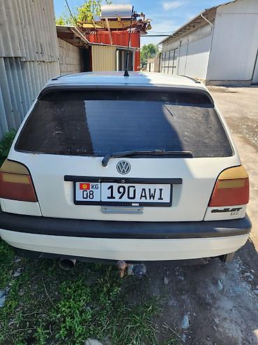 Volkswagen Golf: 1992 г., 1.8 л, Механика, Бензин, Хэтчбэк — 2