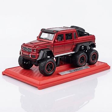 Игрушки: Коллекционная масштабная модель внедорожника 6x6 (стилизована под — 1