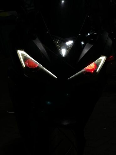 китайский мотоцикл 150 кубов: Спортивный мотоцикл в черном цвете. Копия YAMAHA R3. 250 кубов