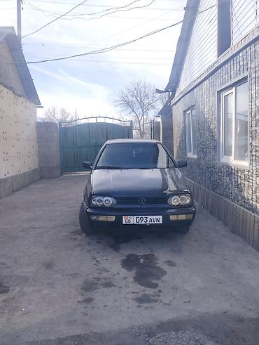 Volkswagen Golf: 1993 г., 1.6 л, Механика, Бензин, Хэтчбэк — 2