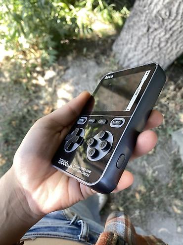 split fiction ps5: Hoco Power Bank с игровой консолью - Емкость: 10000 мА·ч - Поддержка — 4