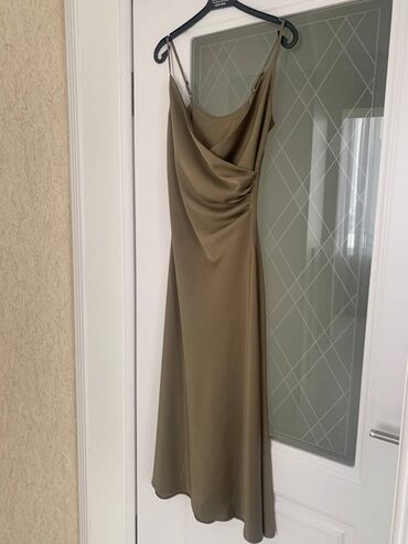 платье абая: Вечернее платье, Длинная модель, Без рукавов