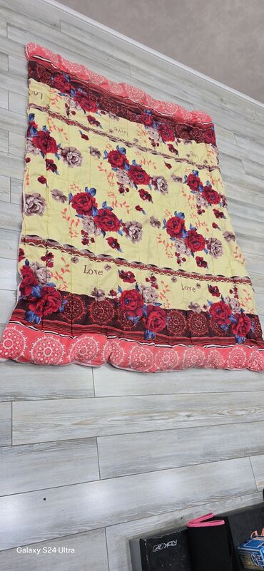 Yorğanlar, adyallar: İşlənmiş Böyüklər üçün Bir nəfərlik Qış üçün Polyester Yorğan
