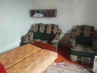 прием старой мебели: Диван-кровать, цвет - Бежевый, Б/у