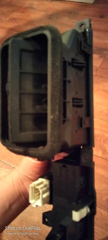 Дефлекторы воздуховодов: Дефлектор воздуховода Mitsubishi 2006 г., Б/у, Оригинал — 12