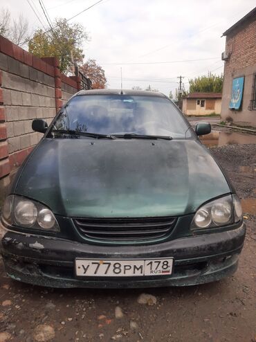 Toyota: Toyota Avensis: 1998 г., 1.6 л, Механика, Бензин, Седан